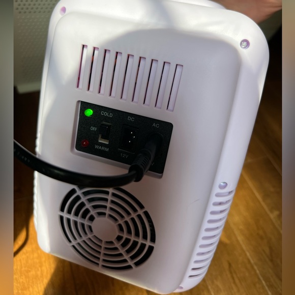 Cooluli 4 Liter Classic Mini Fridge - Nordstrom Exclusive *Small Cosmetic Flaw - Picture 6 of 16